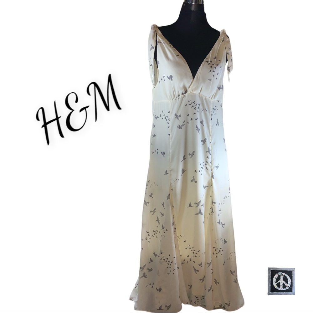 COPY - H&M- MAXI DRESS CREAMY IVORY CHIFFON WITH DELICATE BLACK BIRDS  PATTERN.…
